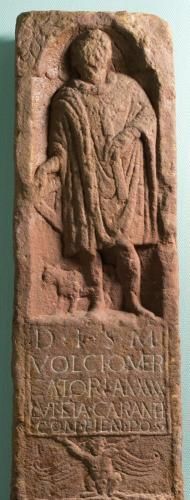 Grabstele des Volcius Mercator, 1. Drittel 2. Jahrhundert n. Chr. (Foto KMH: Harl) Grabstele des Volcius Mercator, 1. Drittel 2. Jahrhundert n. Chr. (Foto KMH: Harl)